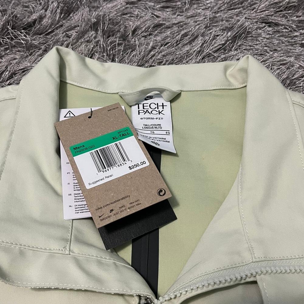 Nike Sportswear Storm-FIT ADV Tech Pack Jacket (FN2608-020) Mens X-Large Tall - Picture 4 of 8